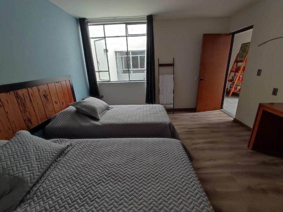 El Salto De Camela Hostal Uruapan  エクステリア 写真